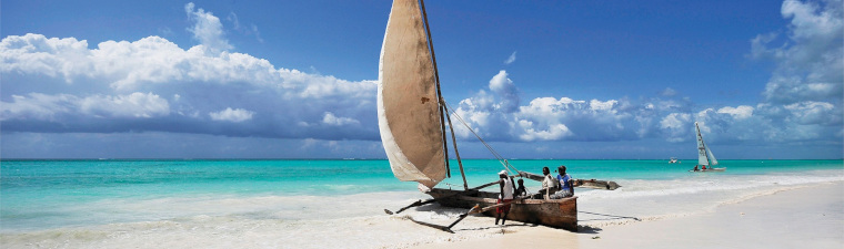 Voilier sur la plage de Zanzibar en voyage en Tanzanie